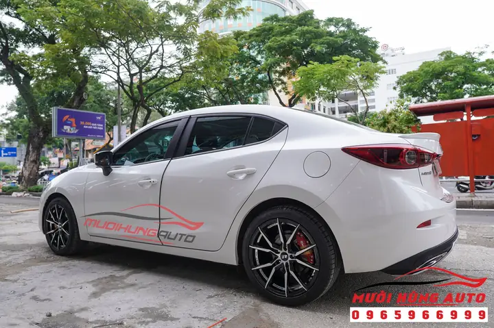 Mazda 3 Gắn Mâm 19 Inch: Nâng Tầm Diện Mạo Hay Rước Họa Vào Thân?