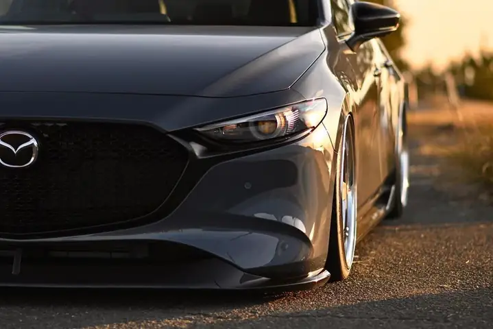 Mazda 3 Hạ Gầm Bánh Lớn: Nâng Tầm Phong Cách & Trải Nghiệm Lái