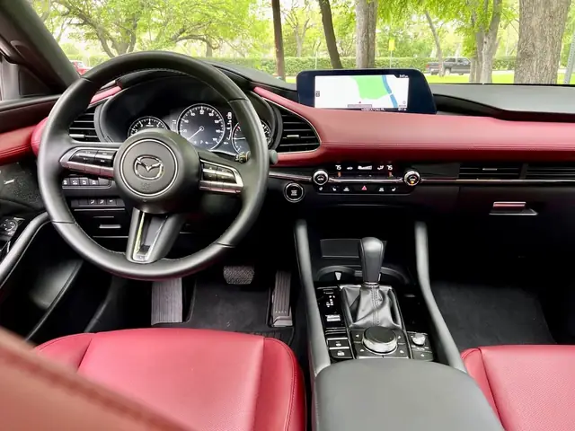 So Sánh Các Phiên Bản Mazda 3 Hatchback – Tìm Phiên Bản Phù Hợp Nhất