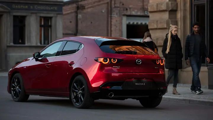 Mazda 3 Hong Kong: Có Thực Sự Là Xe Hatchback Hoàn Hảo Cho Đô Thị? Mazda 3 Hong Kong: Có Thực Sự Là Xe Hatchback Hoàn Hảo Cho Đô Thị?