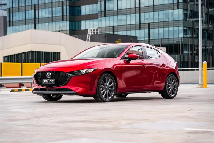 So Sánh Mazda 3 Hybrid Vs Mazda 3 Thường: Đánh Giá Chi Tiết