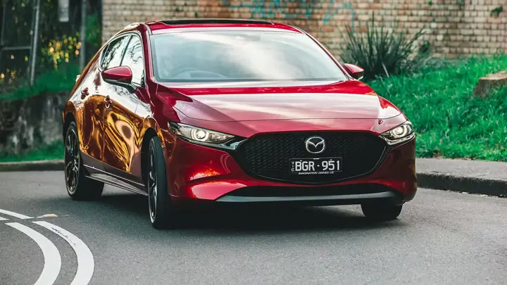 So Sánh Mazda 3 Hybrid Vs Mazda 3 Thường: Đánh Giá Chi Tiết