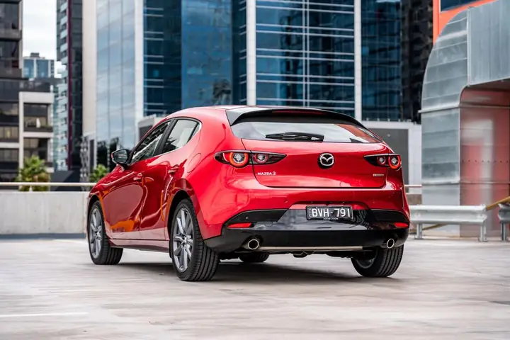 So Sánh Mazda 3 Hybrid Vs Mazda 3 Thường: Đánh Giá Chi Tiết