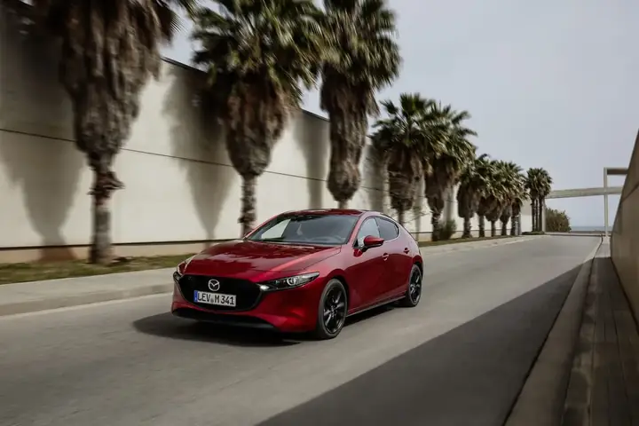 So Sánh I20 Vs Mazda 3 Hatchback: Ưu Nhược Điểm Cho Người Mua