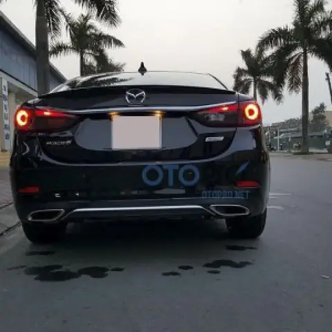 Mazda 3 Lip Sau Kiểu Mec: Nâng Cấp Phong Cách Cho Chiếc Sedan Của Bạn