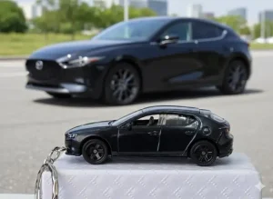 Mazda 3 Maisto: Tất Tần Tật Về Mô Hình Đồ Chơi Động Cơ 1:18 Này