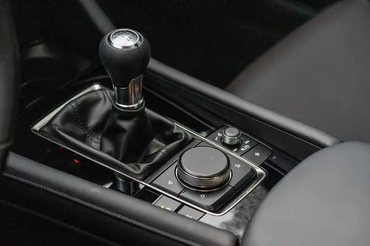 Hướng Dẫn Chi Tiết Về Sổ Tay Mazda 3: Từ Cấu Trúc Đến Mẹo Sử Dụng Hiệu Quả