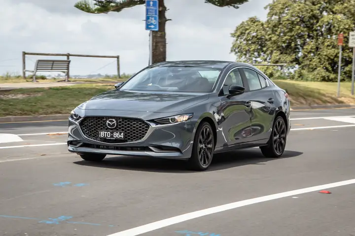 Mazda 3 Machine Grey: Thiết Kế, Màu Sắc Và Cảm Giác Lái