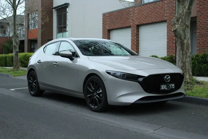 Mazda 3 Mini: Đánh Giá Toàn Diện Về Mẫu Xe Compact Năng Động