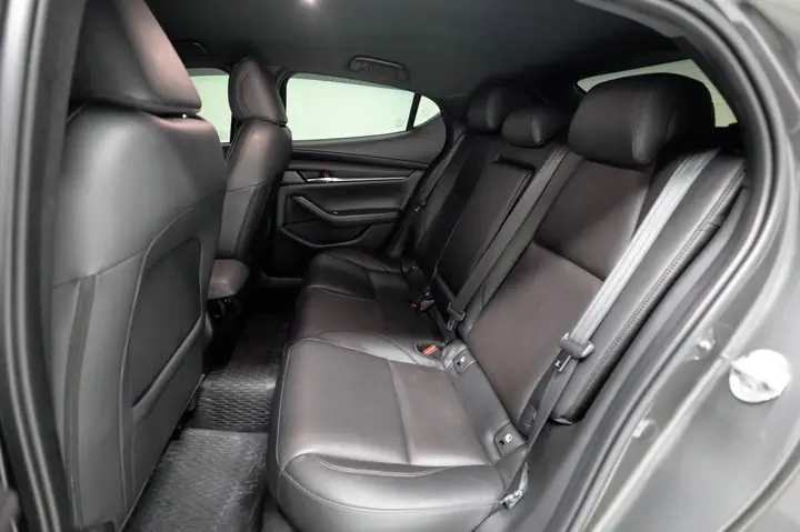 Hướng Dẫn Lắp Đặt Bọc Ghế Mazda3 – Chọn Chất Liệu, Màu Sắc & Bảo Dưỡng