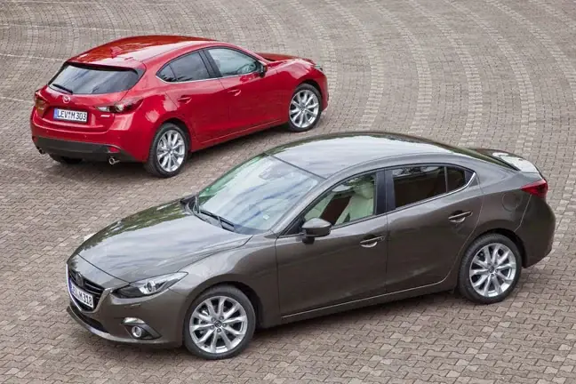 Mazda 3 Sedan: Gầm Cao Hay Thấp, Lựa Chọn Nào Tối Ưu Cho Bạn?