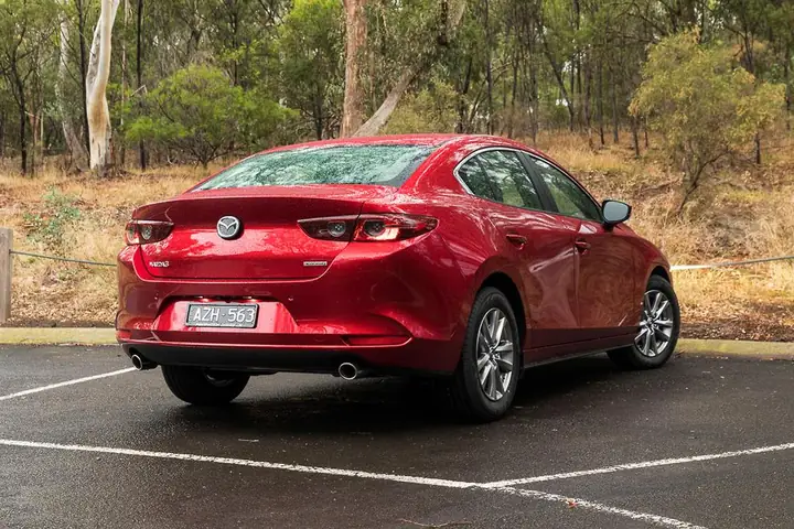 Đánh Giá Mazda 3 2026 – Compact Sedan Cho Người Yêu Tốc Độ