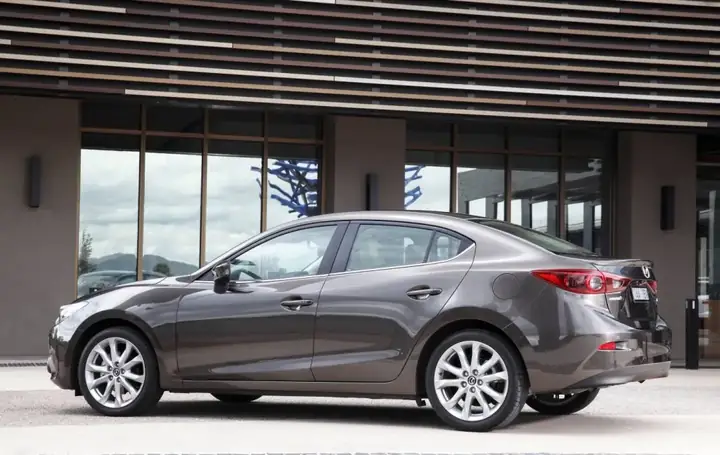 So Sánh Giá Mazda 3 Sp25 Các Phiên Bản Mới Và Cũ Cho Người Mua So Sánh Giá Mazda 3 Sp25 Các Phiên Bản Mới Và Cũ Cho Người Mua
