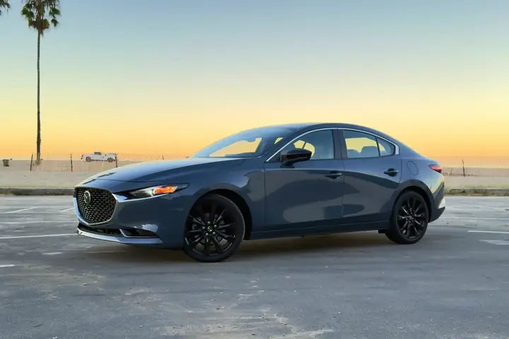 Khám Phá Toàn Bộ Phiên Bản Và Tính Năng Nổi Bật Của Mazda3 Sport