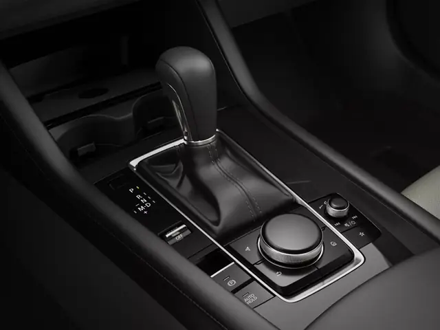 Mazda 3 Thế Hệ Thứ 4: Đánh Giá Chi Tiết, Thông Số Và Trải Nghiệm Thực Tế