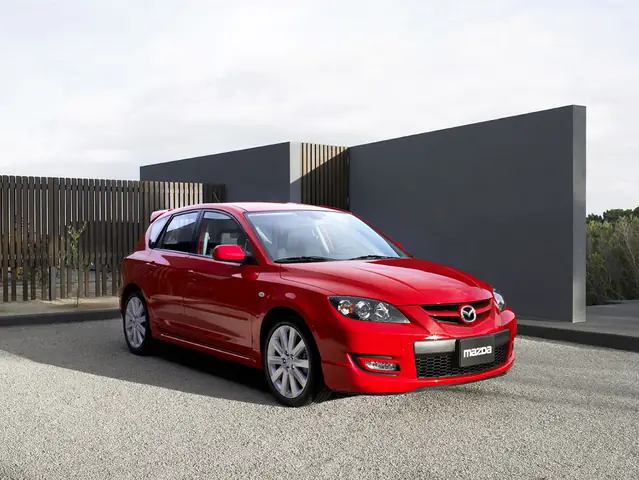 Khám Phá Tốc Độ Tối Đa Của Mazda 3: Số Liệu, Yếu Tố Và So Sánh
