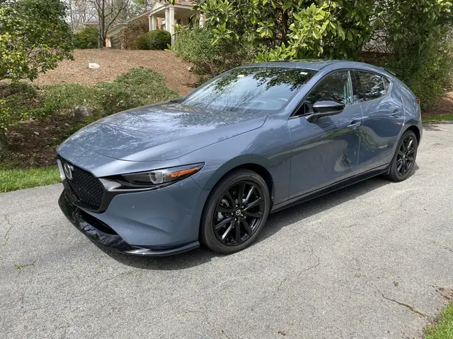 So Sánh Các Phiên Bản Mazda3: Sedan Vs Hatchback Cho Người Mua