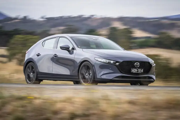 Khám Phá Bán Kính Quay Vòng Mazda 3: Số Liệu, So Sánh & Ảnh Hưởng