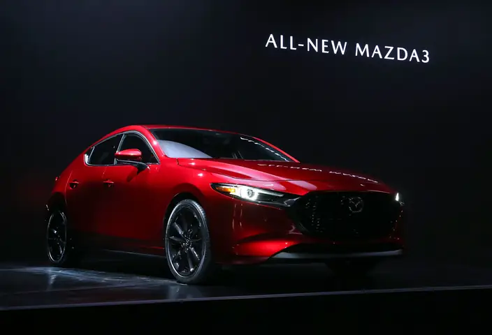 Mazda 3 Werbung: Tổng Quan Đánh Giá Chi Tiết Về Dòng Hatchback Thể Thao