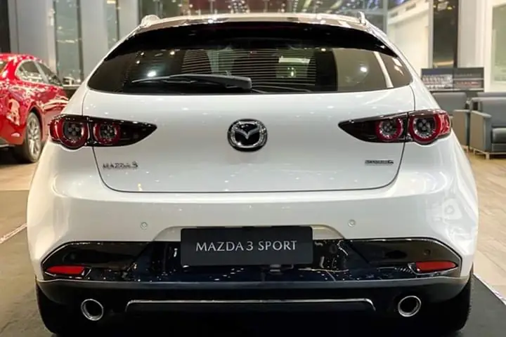Hướng Dẫn Xả Kho Mazda 3: Chọn Phiên Bản, Ưu Đãi & Kiểm Tra Xe