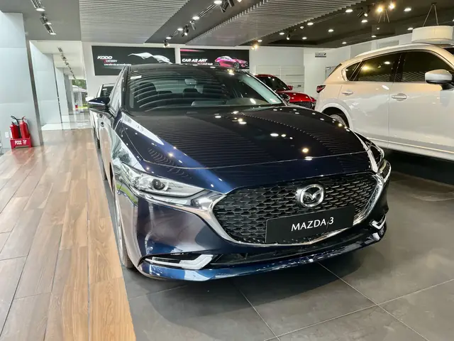 Mazda 3 Xanh Cửu Long: Khám Phá Sắc Màu Độc Đáo Và Những Điều Cần Biết