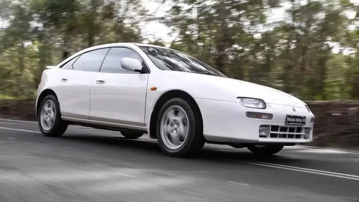 Mazda 323 Astina: Tổng Quan Chi Tiết Về Dòng Xe Hatchback Thập Niên 90 Mazda 323 Astina: Tổng Quan Chi Tiết Về Dòng Xe Hatchback Thập Niên 90