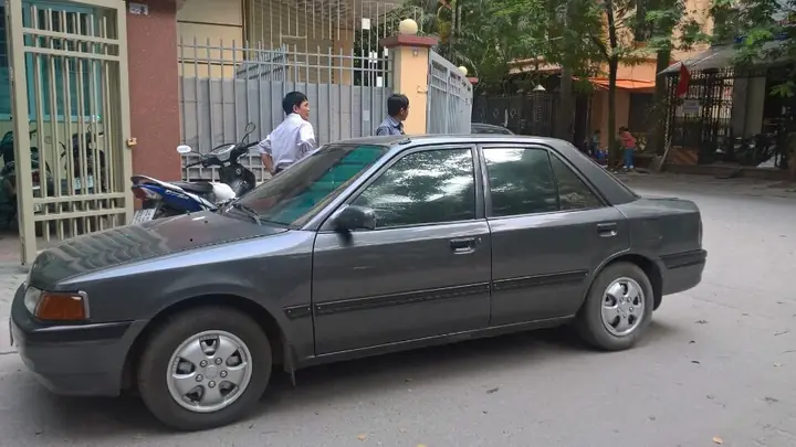 Mazda 323 Đời 1996: Cột Trụ Của Thế Hệ Bện Xe Hơi Nhập Khẩu Thời Đại