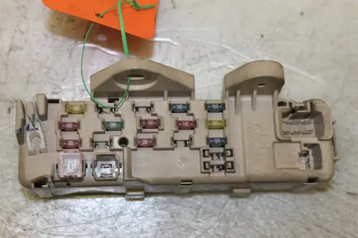 Hướng Dẫn Đọc Và Thay Thế Hộp Cầu Chì Mazda 323 Cho Mọi Năm