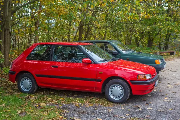 Mua Mazda 323 Đỏ Giá Tốt – Hướng Dẫn Chọn, Kiểm Tra Và Giao Dịch An Toàn