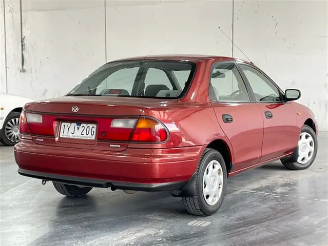 Đánh Giá Mazda 323 1997: Ưu Nhược Điểm & Giá Thị Trường