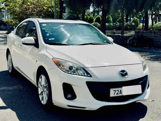 So Sánh Mazda 3 Sedan Các Phiên Bản: Giá, Tính Năng, Độ Bền