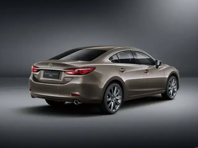 Mazda 6 2.0 Màu Nâu: Lựa Chọn Thông Minh Cho Phong Cách & Tiện Nghi
