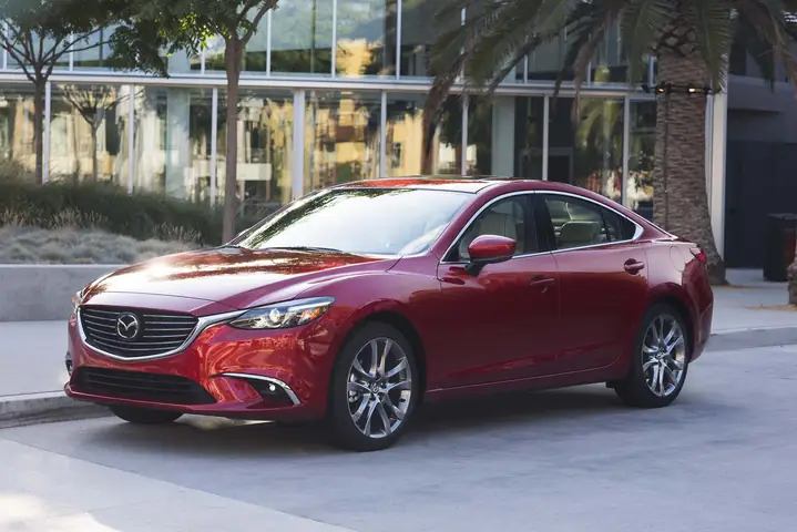 Mazda 6 2.0 Tiêu Chuẩn: Đánh Giá Chi Tiết Phiên Bản Quan Trọng Nhất