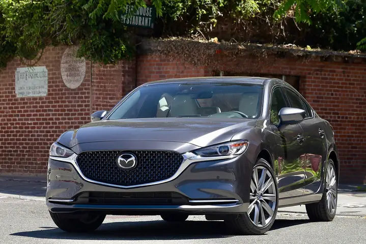 So Sánh Các Phiên Bản Mazda 6 – Lựa Chọn Tốt Nhất Cho Gia Đình Tại Singapore