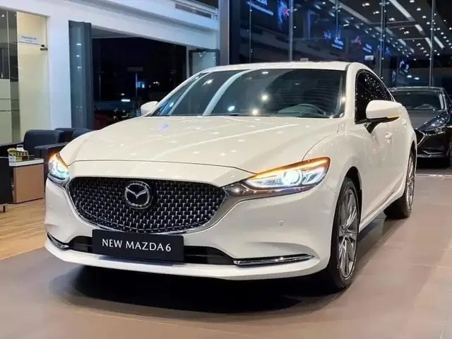Mazda 6: Phân Biệt Bản Thường Và Bản Premium - Chọn Xe Nào Phù Hợp?