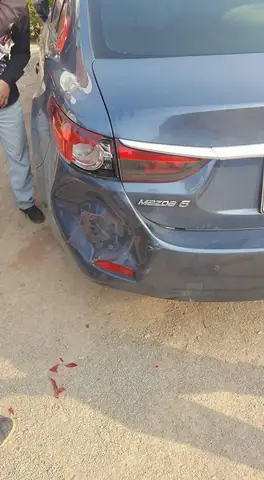 Mazda 6 Đâm Đít Xe Bus: Phân Tích Nguyên Nhân Và Giải Pháp An Toàn