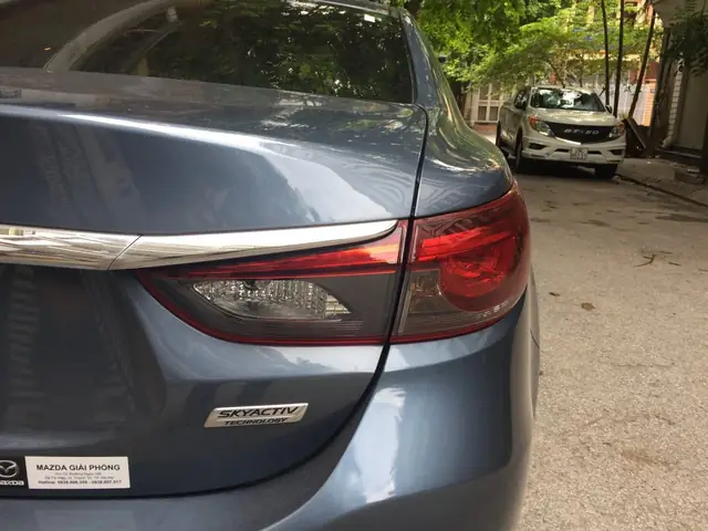 Mazda 6 Đâm Đít Xe Bus: Phân Tích Nguyên Nhân Và Giải Pháp An Toàn