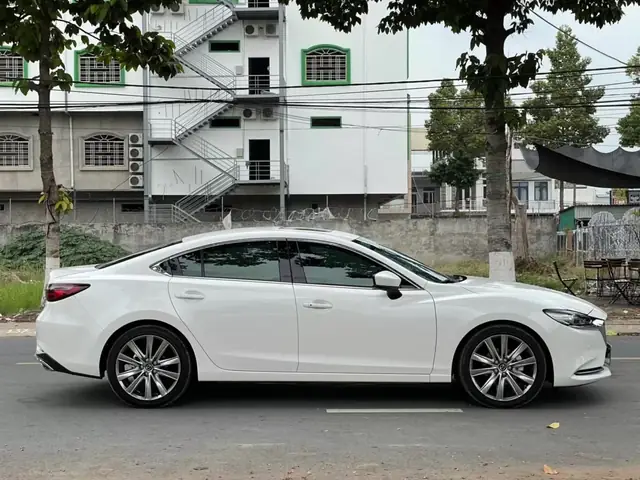 Mazda 6 Full Option 2026: Đáng Đồng Tiền Bát Gạo?