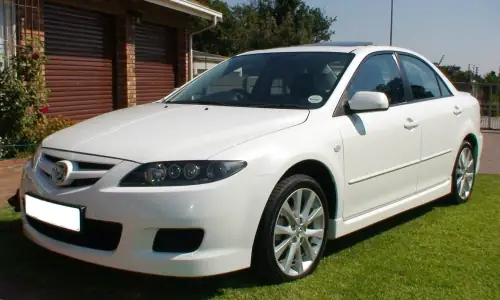 So Sánh Chi Tiết Toyota Altis 2.0 Và Mazda 6 2.0 Cho Người Mua