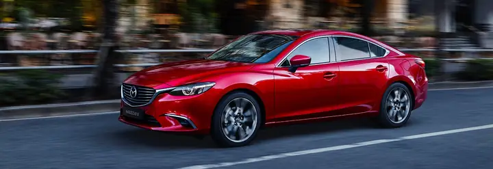 So Sánh Mercedes C200 & Mazda6: Đánh Giá Chi Tiết Cho Người Mua