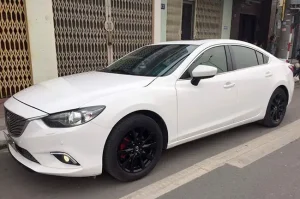 So Sánh Mercedes C200 & Mazda6: Đánh Giá Chi Tiết Cho Người Mua