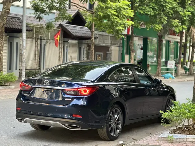 Mazda 6 Premium 2.0 Xanh 42m: Đánh Giá Chi Tiết Và Kinh Nghiệm Sử Dụng
