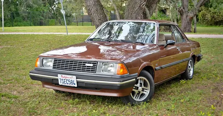 Mazda 626 1.8 M 1982: Huyền Thoại Xe Nhật Bản Tái Hiện Ký Ức