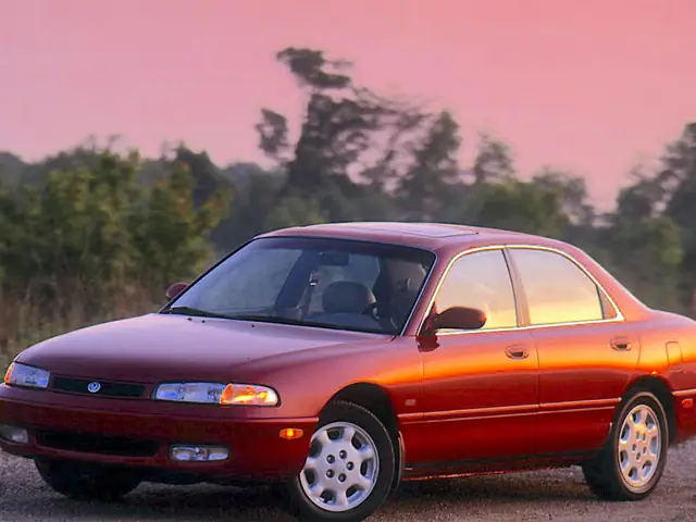 Mazda 626 1993: Xe Hạng D Đáng Nhớ Vào Thời Điểm Bước Ngoặt