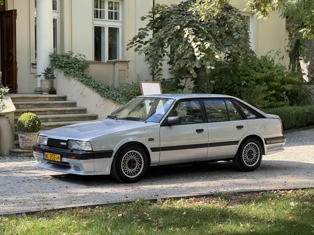 Đánh Giá Chi Tiết Mazda 626 Gt: Sedan Thể Thao Đình Đám Một Thời