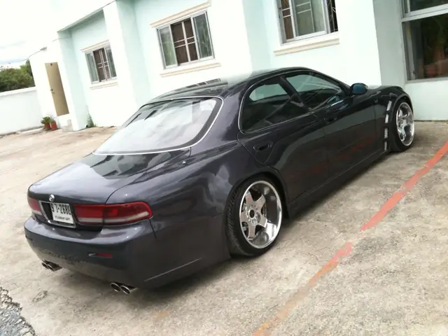 Mazda 929 Độ: Tất Tần Tật Về Dòng Xe Sedan Biểu Tượng Của Mazda