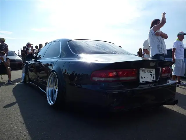 Mazda 929 Độ: Tất Tần Tật Về Dòng Xe Sedan Biểu Tượng Của Mazda