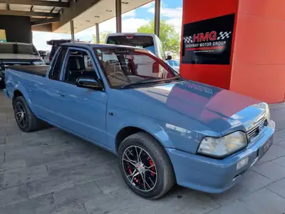 Mua Ford Bantam & Mazda Rustler: So Sánh Giá, Ưu Điểm, Địa Chỉ Uy Tín