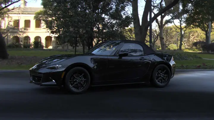 Mazda Black Car: Bảo Dưỡng & Lý Do Chọn Xe Mazda Màu Đen