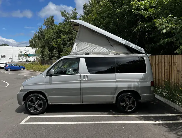Mazda Bongo Auto Free Top Camper: Khám Phá Thế Giới Tự Do Với Hành Trình Cắm Trại Linh Hoạt